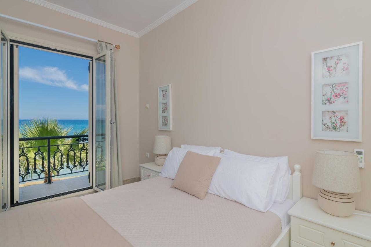 Villa Elizabeth - Seafront Classic Villa! Αργάσι Εξωτερικό φωτογραφία