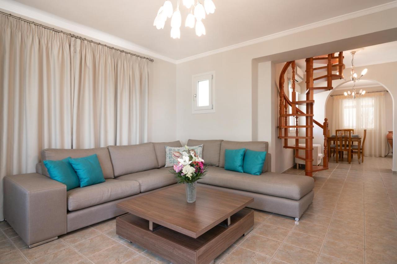 Villa Elizabeth - Seafront Classic Villa! Αργάσι Εξωτερικό φωτογραφία