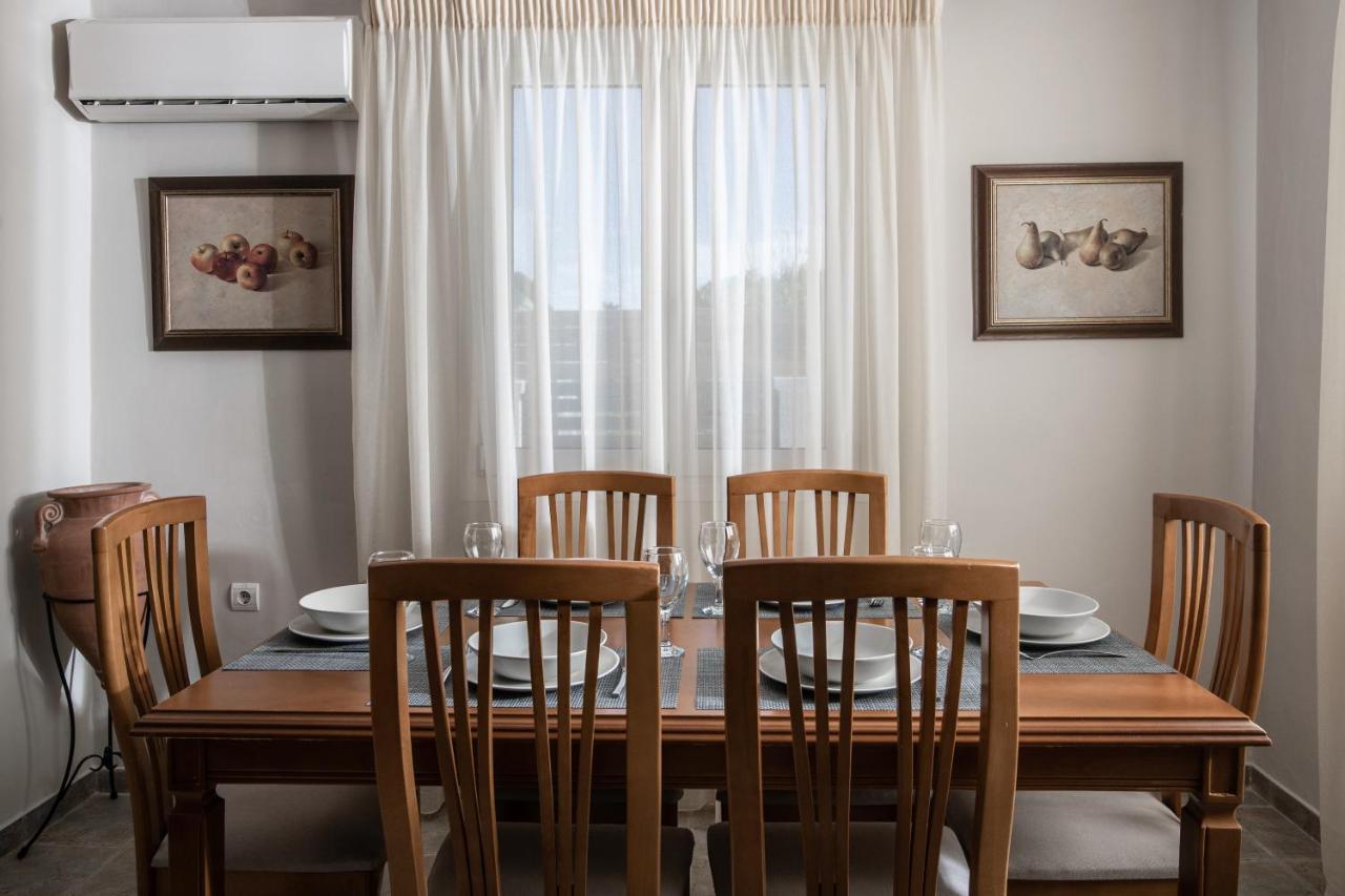 Villa Elizabeth - Seafront Classic Villa! Αργάσι Εξωτερικό φωτογραφία