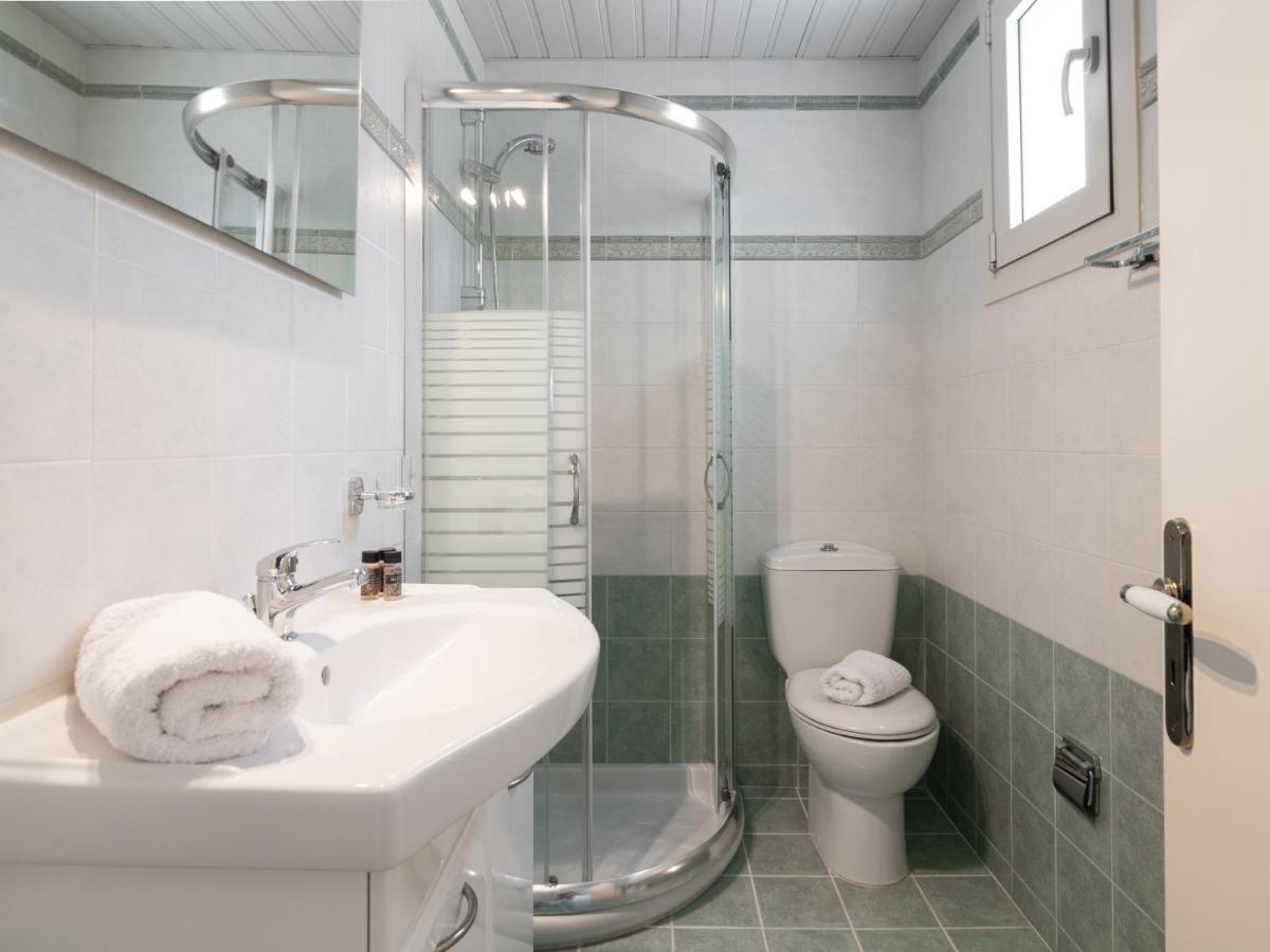 Villa Elizabeth - Seafront Classic Villa! Αργάσι Εξωτερικό φωτογραφία