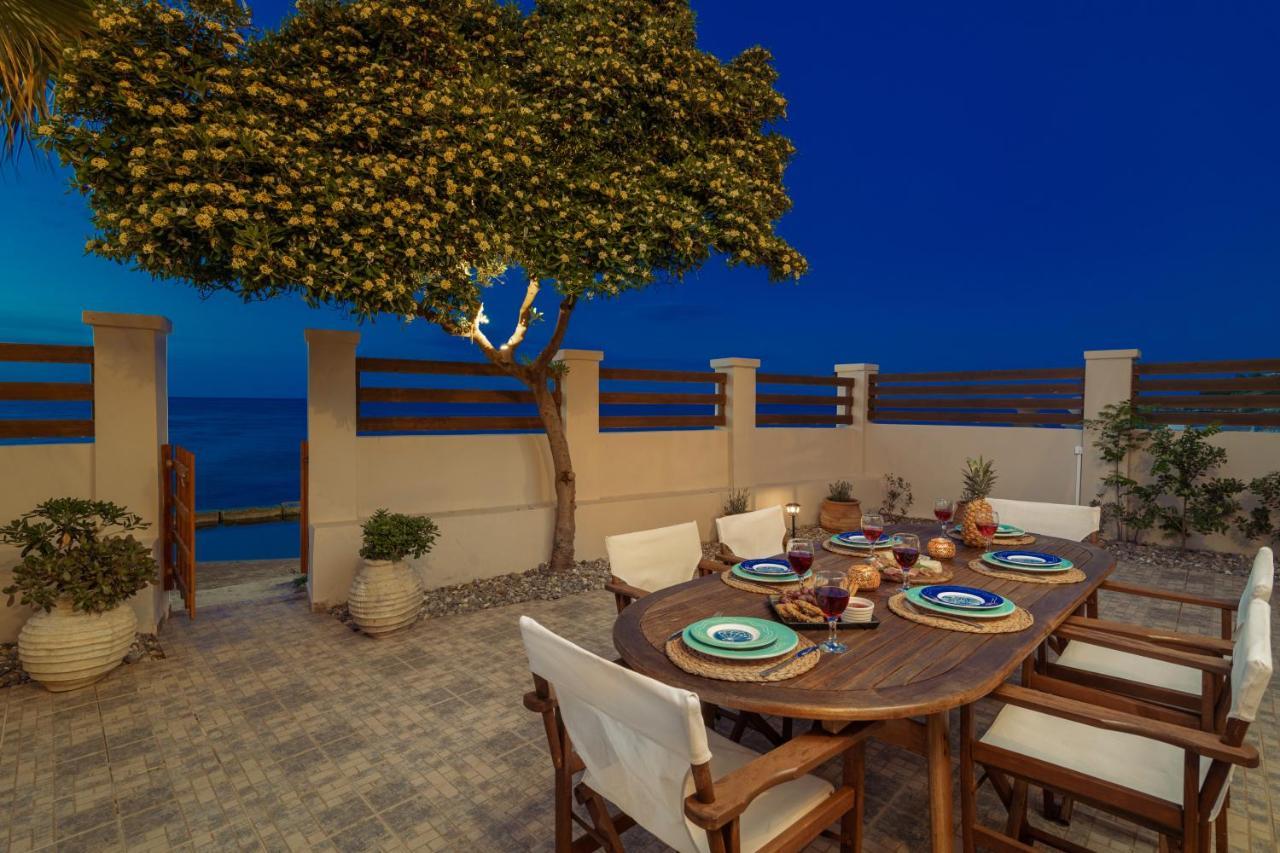 Villa Elizabeth - Seafront Classic Villa! Αργάσι Εξωτερικό φωτογραφία